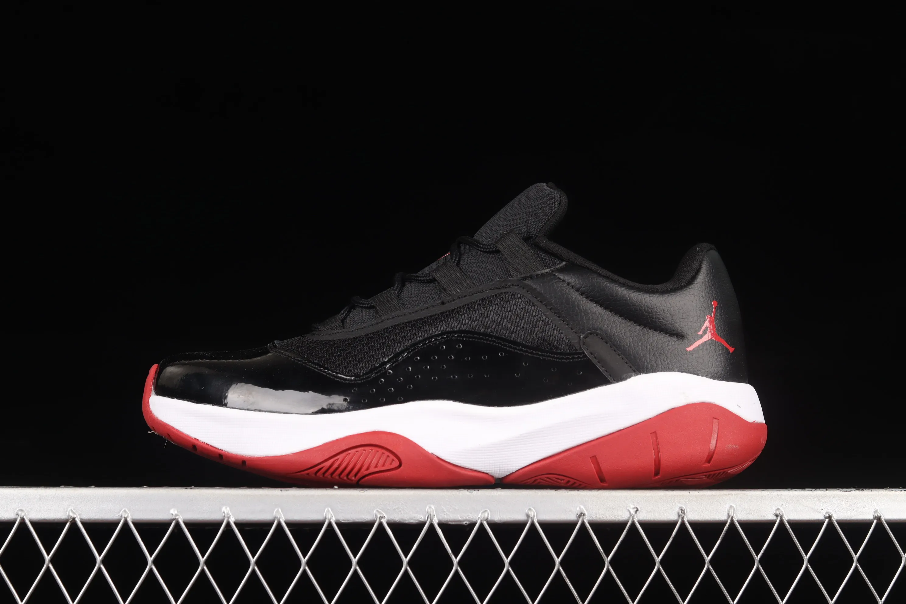 All categories Air Jordan Jordan series basketball shoes Air Jordan 11 Air Jordan 11 CMFT Low AJ11 Joe 11 patent leather black and red low-top anti-slip shock-absorbing basketball shoes DM0844-005